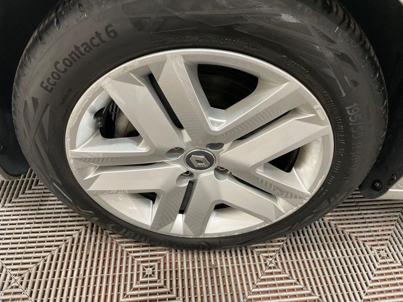 RENAULT CLIO V 2021 - Photo n°11