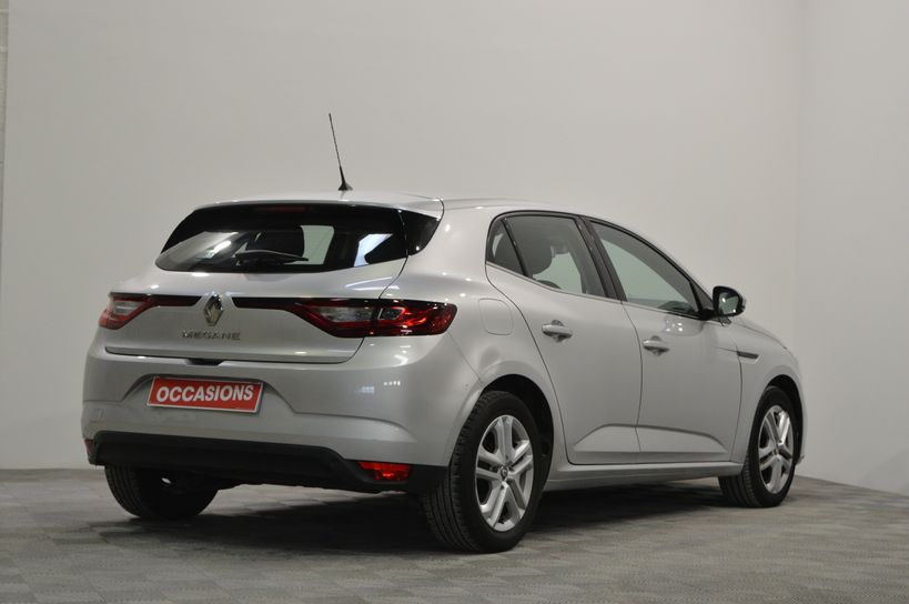 RENAULT MEGANE IV BERLINE BUSINESS 2017 - Photo n°3