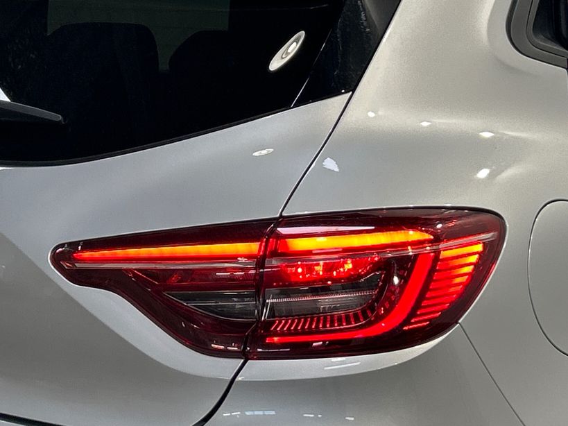 RENAULT CLIO V 2023 - Photo n°8