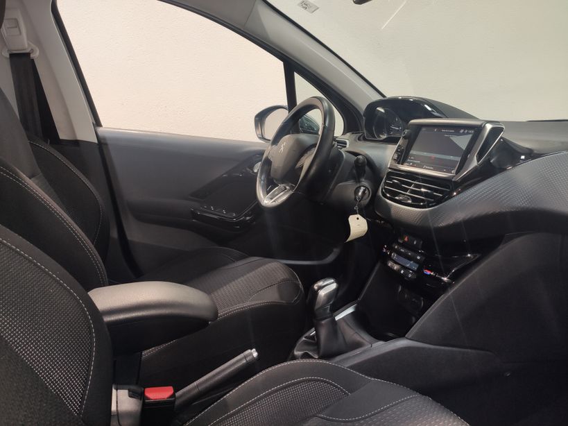 PEUGEOT 208 BUSINESS 2017 - Photo n°8