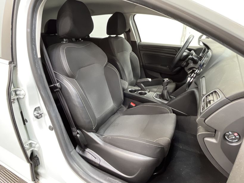 RENAULT MEGANE IV ESTATE 2017 - Photo n°41