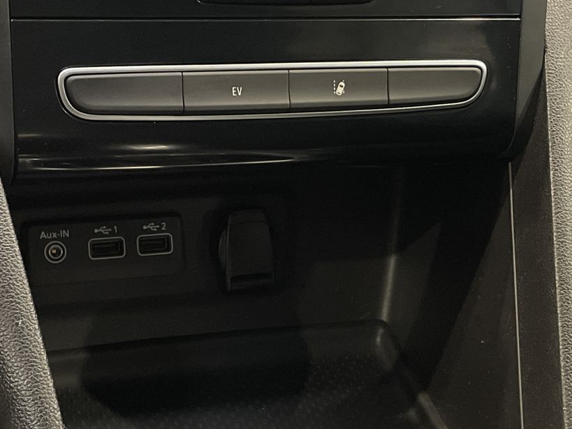 RENAULT MEGANE IV ESTATE 2021 - Photo n°18