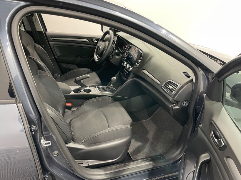 RENAULT MEGANE IV BERLINE 2022 - Photo n°24