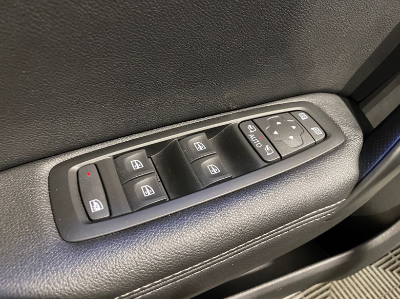 RENAULT MEGANE IV BERLINE 2022 - Photo n°38