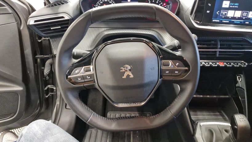 PEUGEOT 208 2023 - Photo n°6