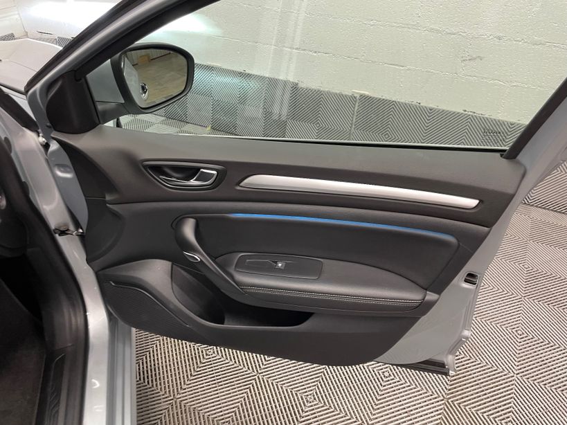 RENAULT MEGANE IV BERLINE 2022 - Photo n°34