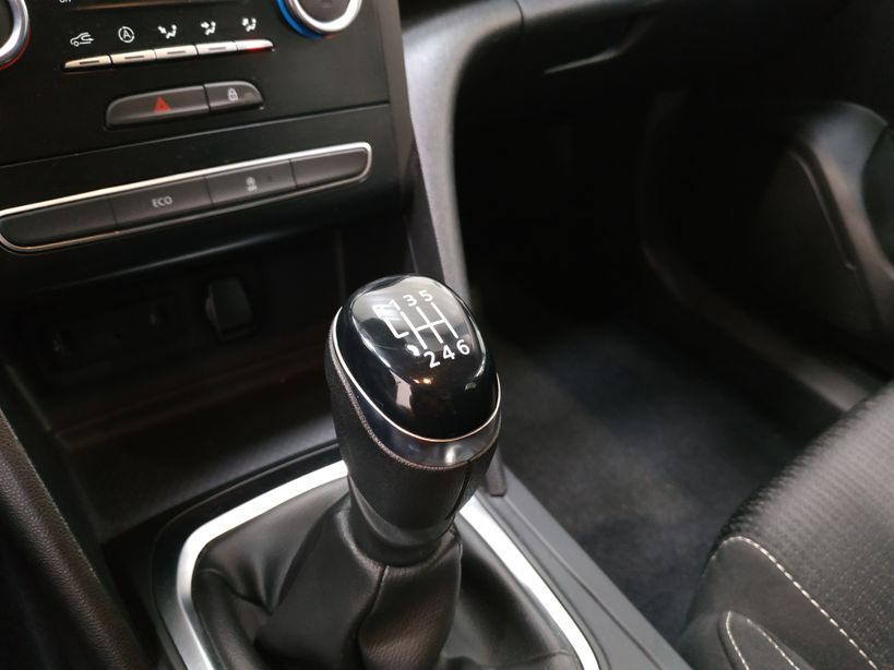 RENAULT MEGANE IV BERLINE BUSINESS 2019 - Photo n°29