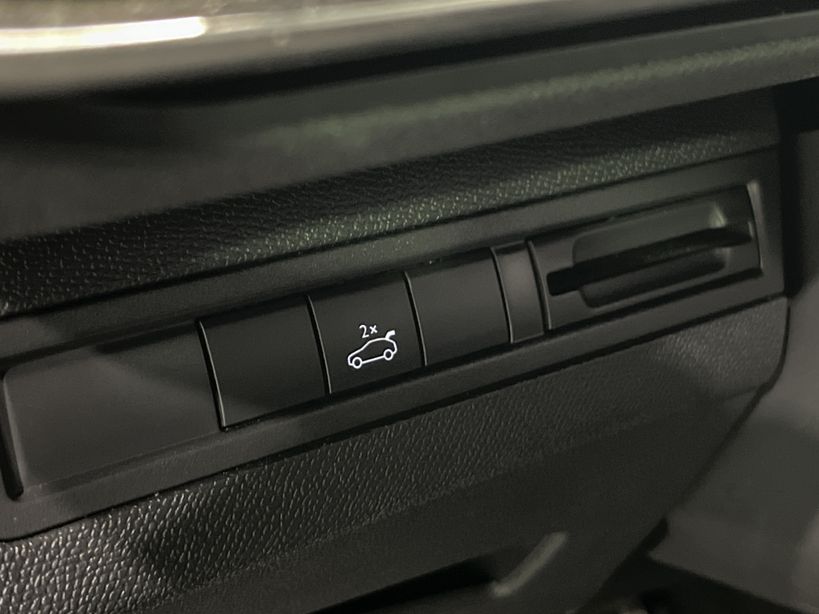 PEUGEOT 3008 2019 - Photo n°35