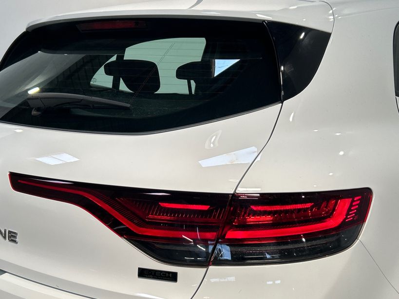 RENAULT MEGANE IV BERLINE 2023 - Photo n°8