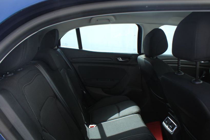 RENAULT MEGANE IV BERLINE BUSINESS 2018 - Photo n°7