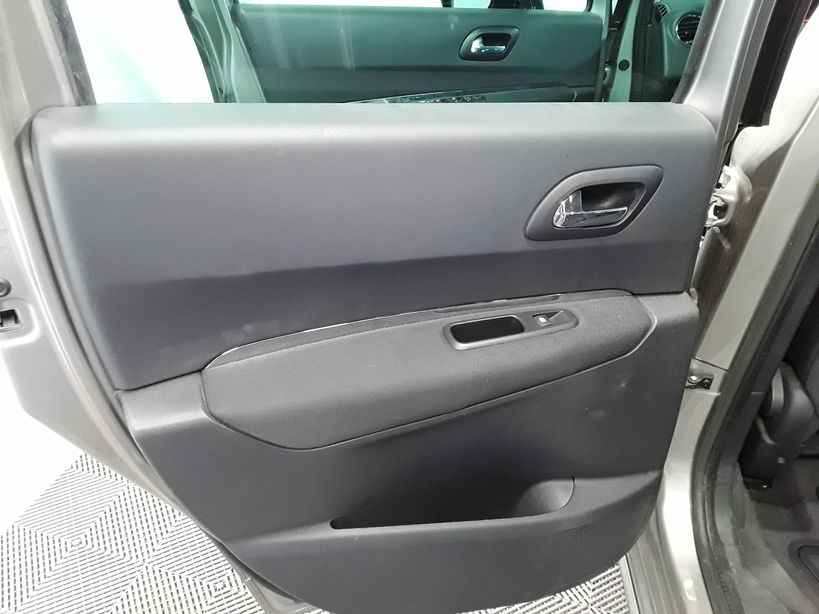 PEUGEOT 3008 HYBRID4 2012 - Photo n°16