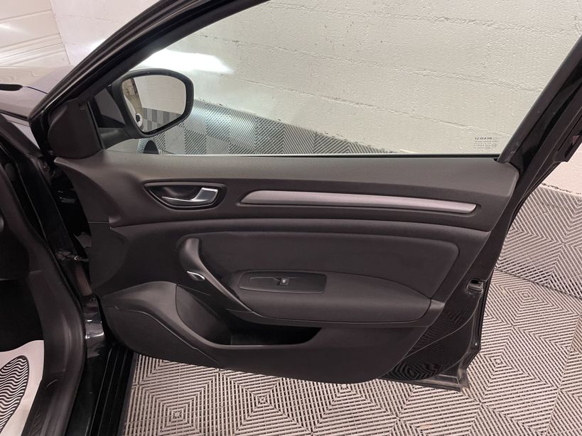 RENAULT MEGANE IV ESTATE 2021 - Photo n°10