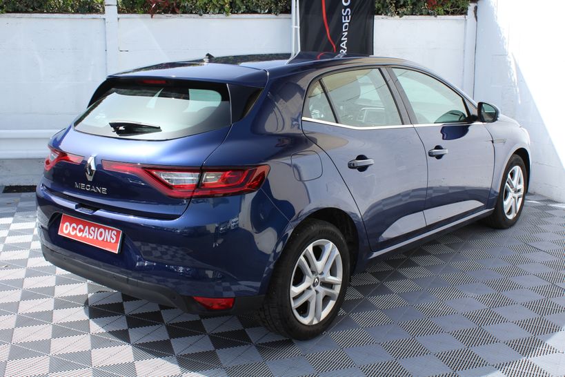 RENAULT MEGANE IV BERLINE BUSINESS 2018 - Photo n°4