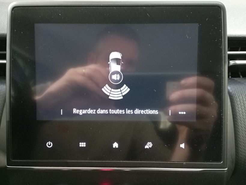 RENAULT CLIO V 2020 - Photo n°19