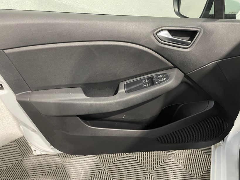 RENAULT CLIO V 2021 - Photo n°36