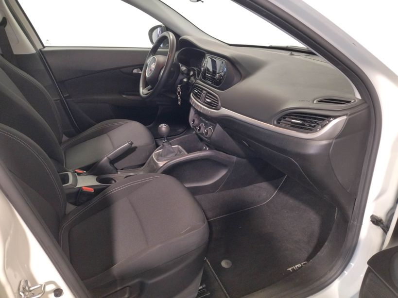 FIAT TIPO 5 PORTES 2016 - Photo n°8