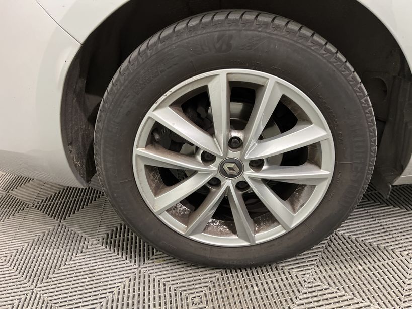 RENAULT MEGANE IV ESTATE 2019 - Photo n°4