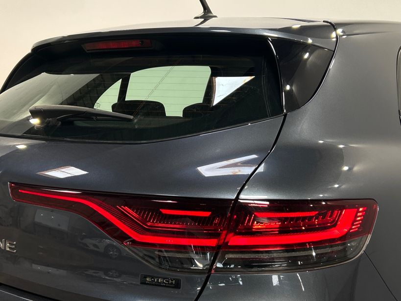 RENAULT MEGANE IV BERLINE 2023 - Photo n°8