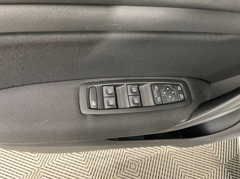 RENAULT MEGANE IV BERLINE BUSINESS 2020 - Photo n°10