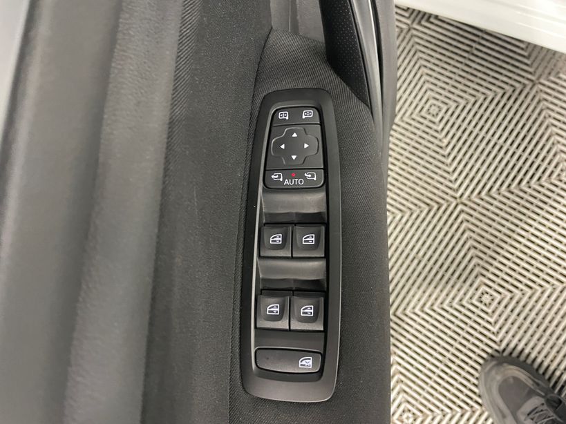 RENAULT MEGANE IV ESTATE 2022 - Photo n°10