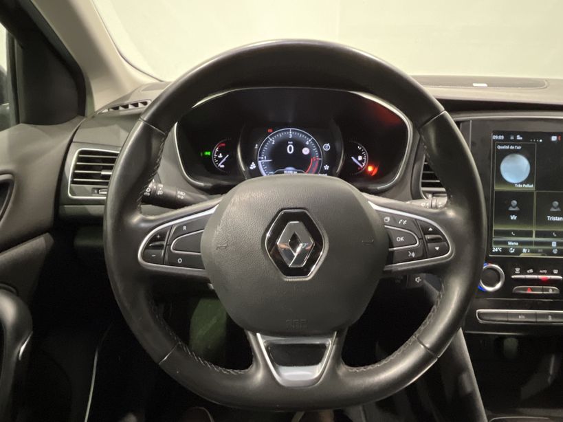 RENAULT MEGANE IV ESTATE 2017 - Photo n°11