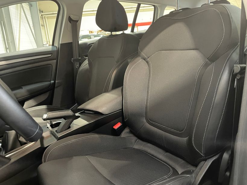 RENAULT MEGANE IV ESTATE 2022 - Photo n°11