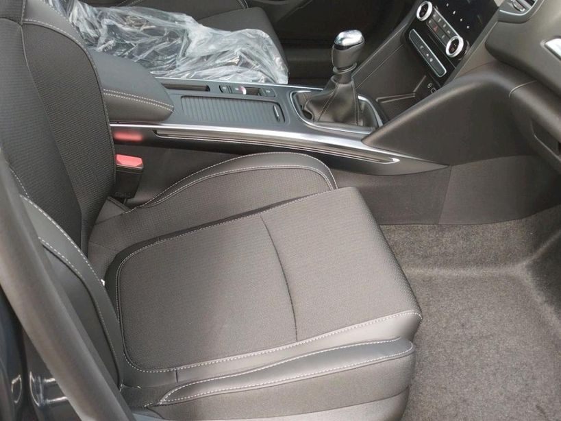 RENAULT MEGANE IV BERLINE 2022 - Photo n°3