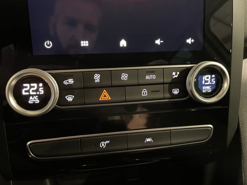 RENAULT MEGANE IV BERLINE 2022 - Photo n°24