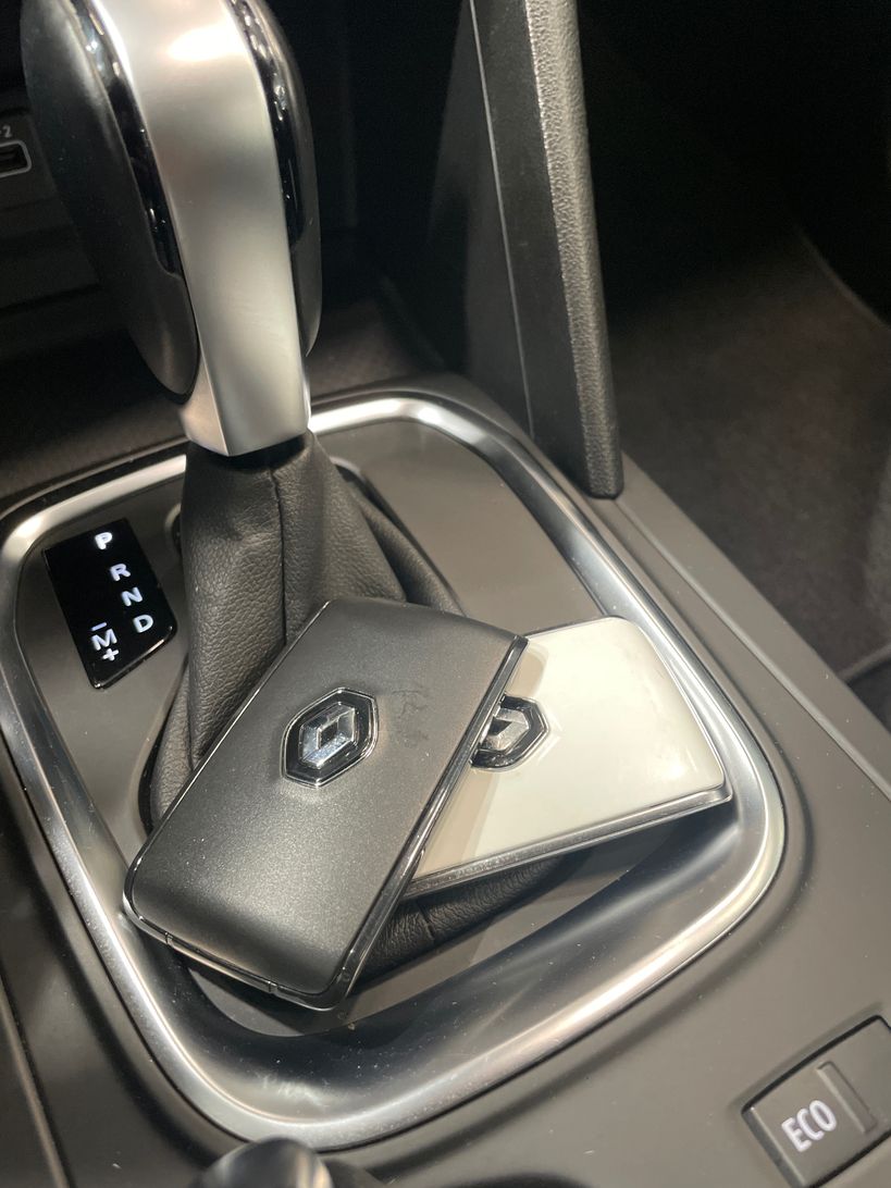 RENAULT MEGANE IV BERLINE 2022 - Photo n°9