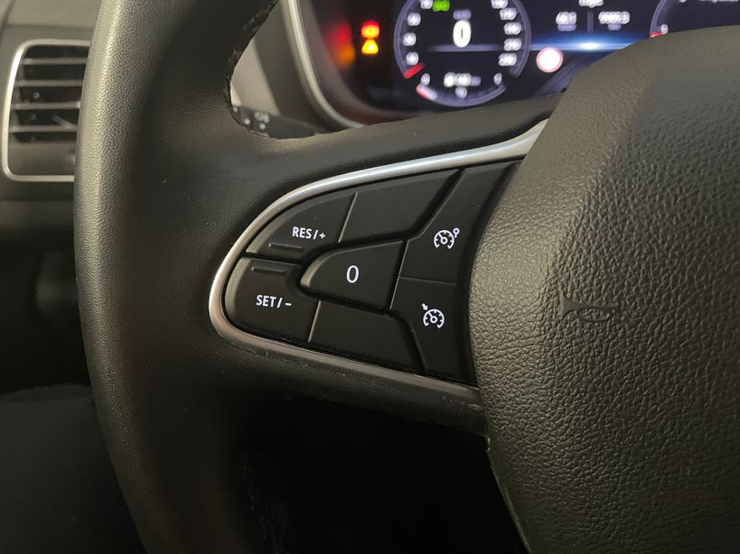 RENAULT MEGANE IV BERLINE 2022 - Photo n°31