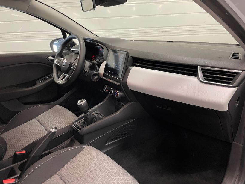 RENAULT CLIO V 2023 - Photo n°10