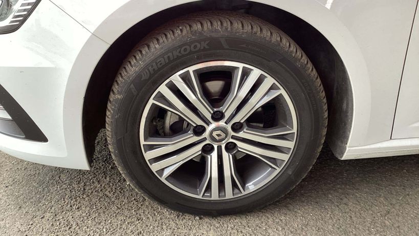 RENAULT MEGANE IV BERLINE 2022 - Photo n°9
