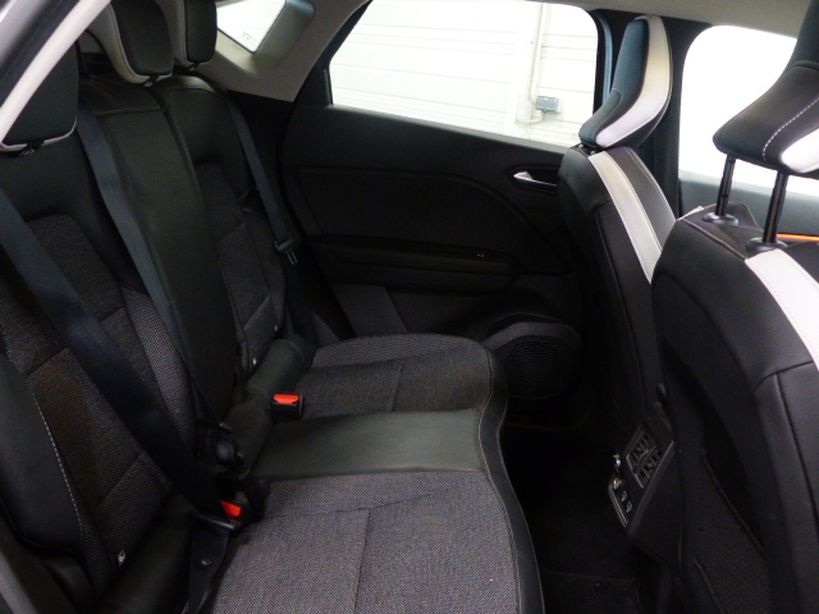RENAULT CAPTUR 2021 - Photo n°8