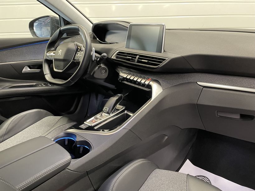 PEUGEOT 3008 2019 - Photo n°10