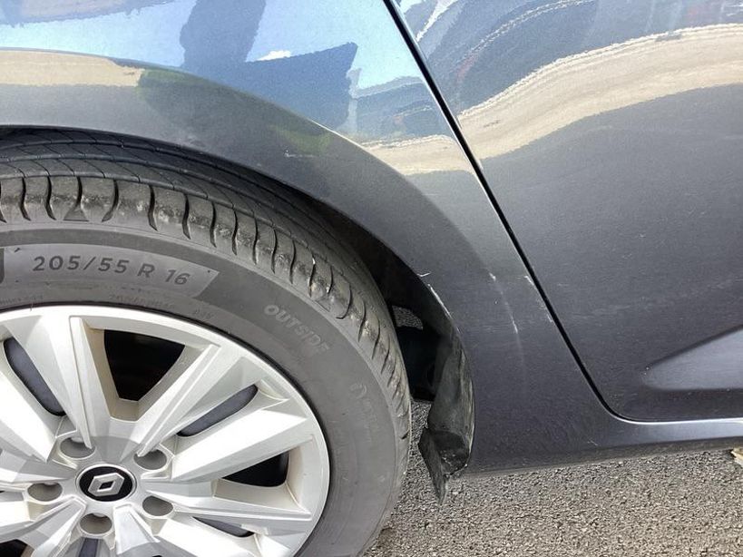 RENAULT MEGANE IV ESTATE 2022 - Photo n°3