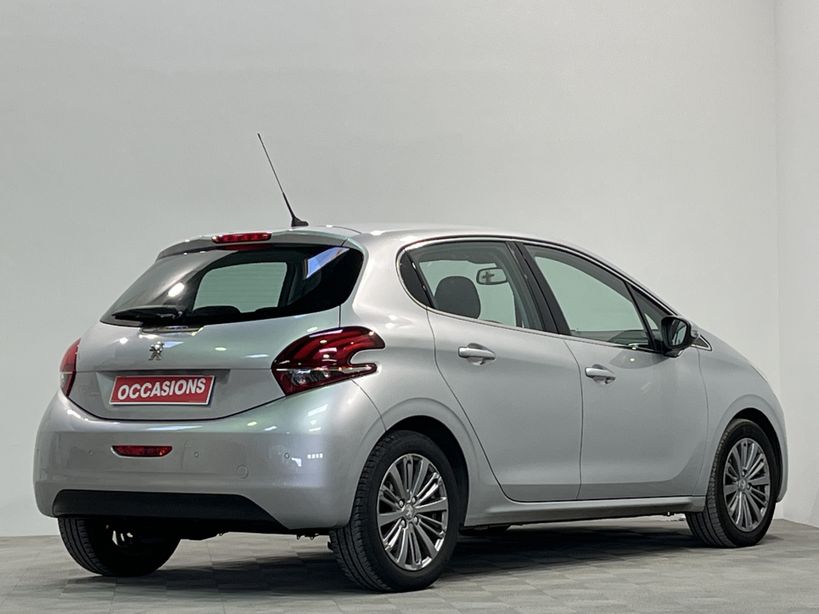 PEUGEOT 208 2016 - Photo n°3