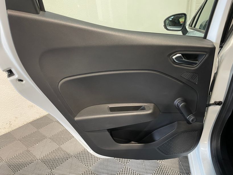 RENAULT CLIO V 2020 - Photo n°16