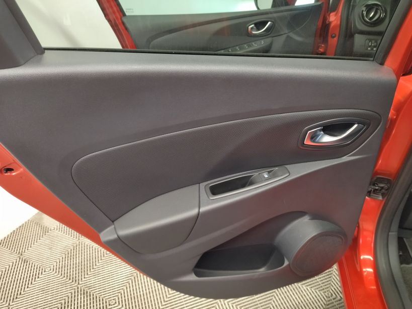 RENAULT CLIO IV ESTATE 2018 - Photo n°17