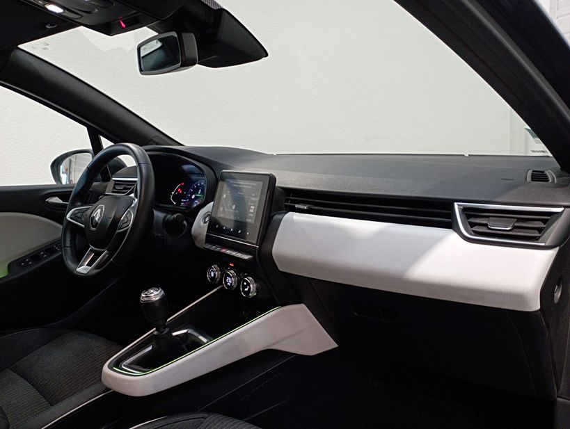RENAULT CLIO V 2021 - Photo n°11