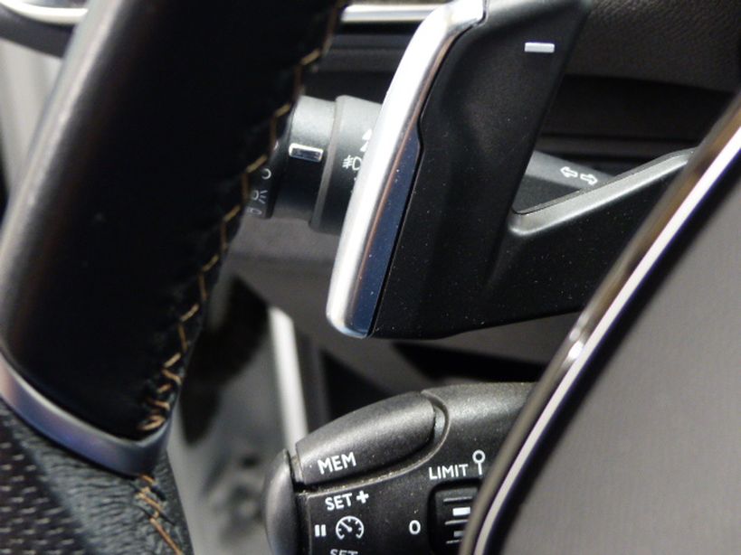PEUGEOT 3008 2019 - Photo n°13