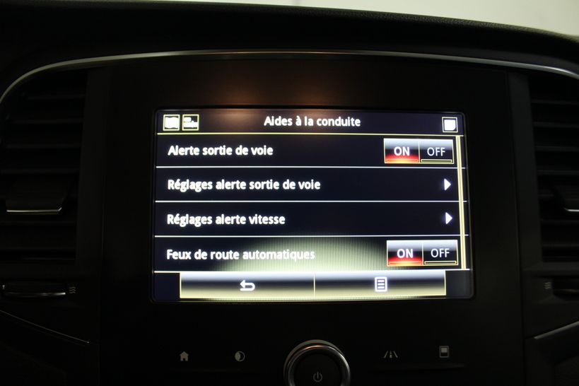 RENAULT MEGANE IV BERLINE BUSINESS 2021 - Photo n°28