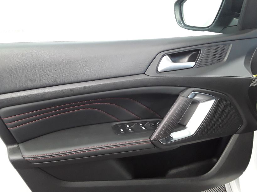 PEUGEOT 308 2019 - Photo n°15