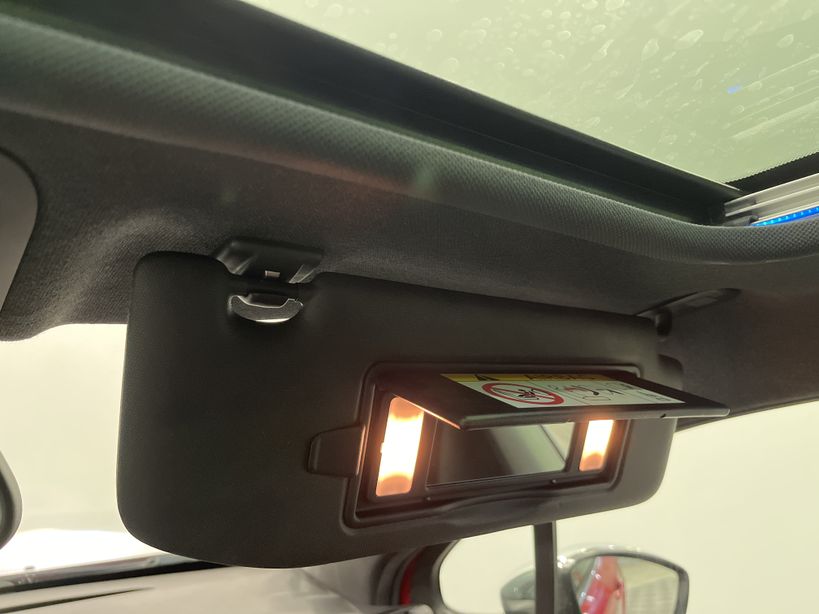 PEUGEOT 208 2014 - Photo n°24