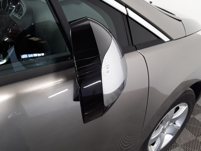 PEUGEOT 3008 HYBRID4 2012 - Photo n°11