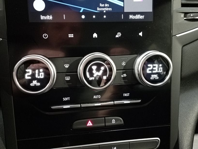RENAULT MEGANE IV BERLINE 2021 - Photo n°22