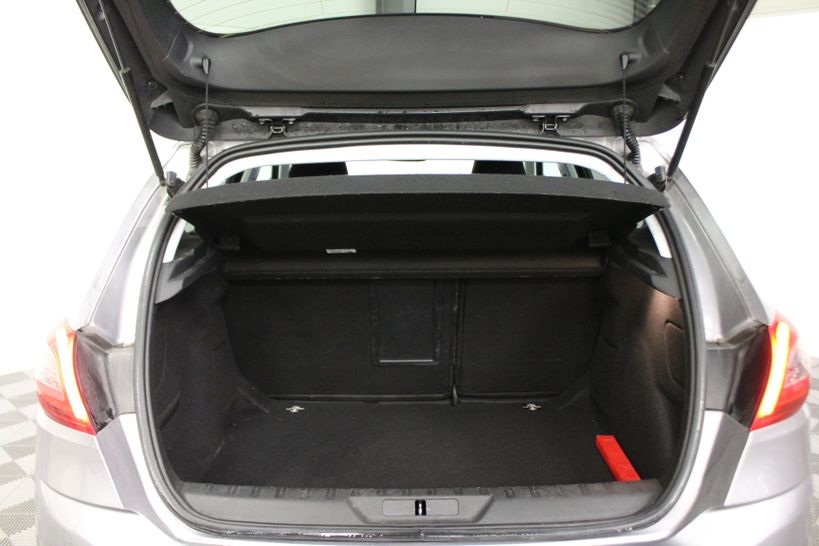 PEUGEOT 308 2019 - Photo n°9