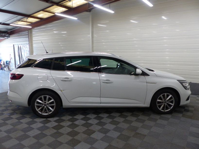 RENAULT MEGANE IV ESTATE 2017 - Photo n°14