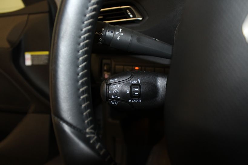 PEUGEOT 308 2019 - Photo n°13