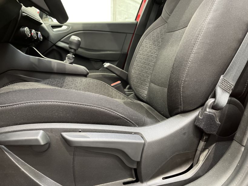 RENAULT CLIO V 2021 - Photo n°34