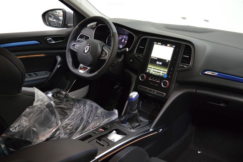 RENAULT MEGANE IV BERLINE 2019 - Photo n°6